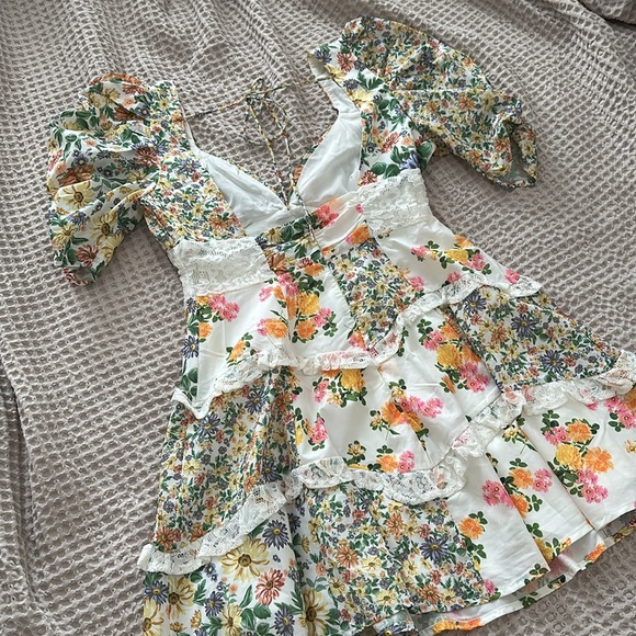 Yvonne and Love Puff Sleeve Mini Dress Floral - Picture 6 of 6